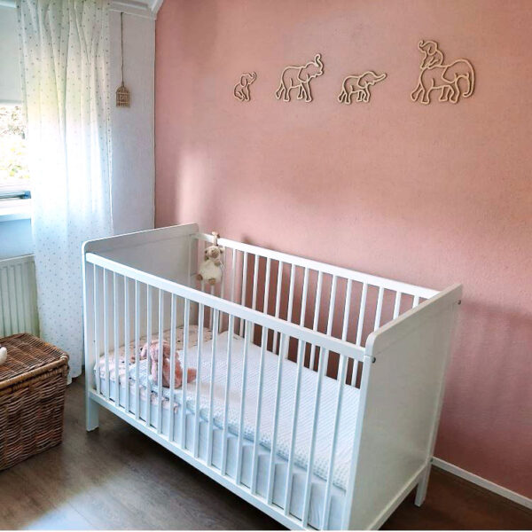 Roze babykamer olifanten - Wall of Deco